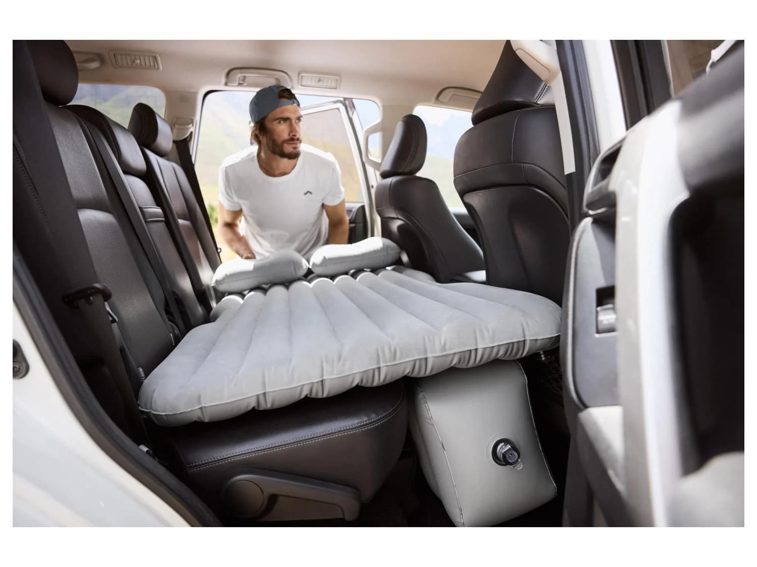 Matelas gonflable pour voiture