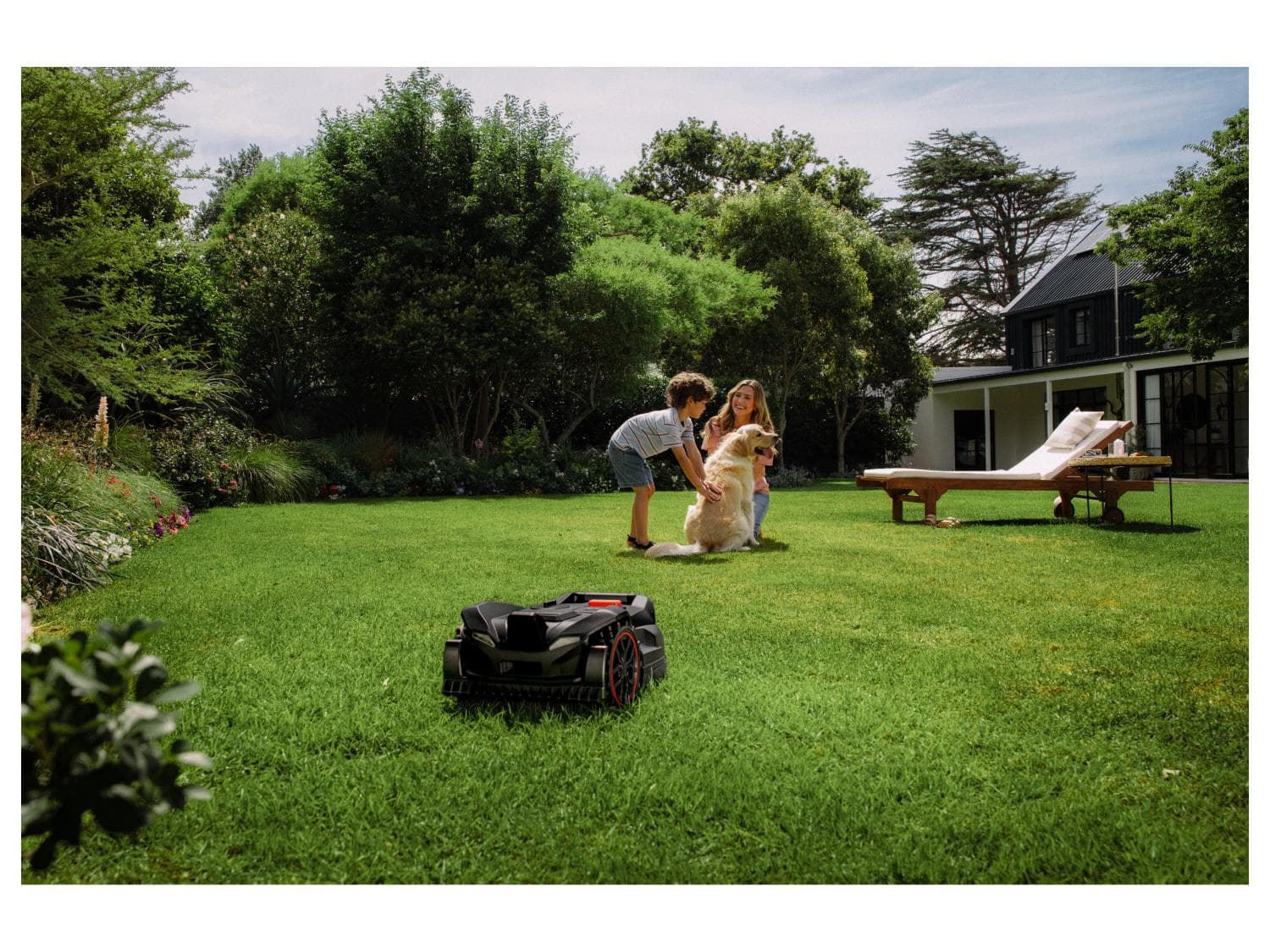 Tondeuse robot Smart & Free, 1250 m² + Garage, 20 V