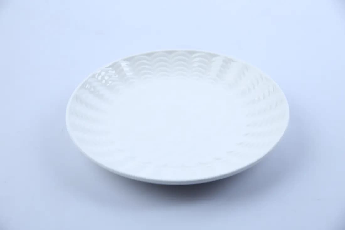 Assiette Blanche Unie avec Reliefs Assortis 15,2 cm – Assiette élégante pour usage quotidien - Motif Aléatoire