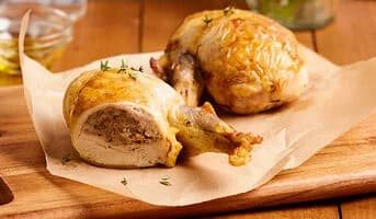 2 suprêmes de pintade, farcis girolles et porto