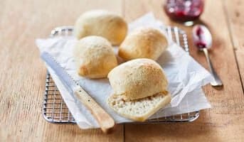 4 petits pains sans adjonction de sel, précuits