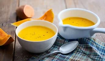 Velouté potimarron patate douce, truffe blanche
