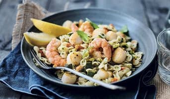 Crevettes,Saint-Jacques, petites pâtes aux légumes