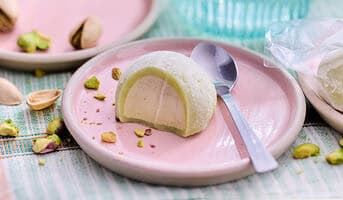 1 mochi pistache