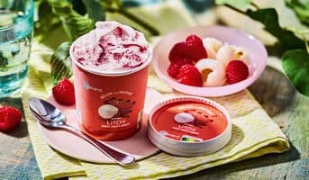 Sorbet litchi, sauce fruits rouges