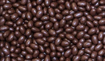 Amandes enrobées de chocolat au lait