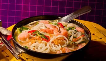 Soupe Hu Tieu légumes, crevettes