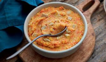 Purée pomme de terre, duo de carottes et poulet