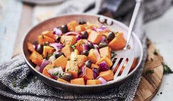 Courge butternut grillée aux oignons rouges