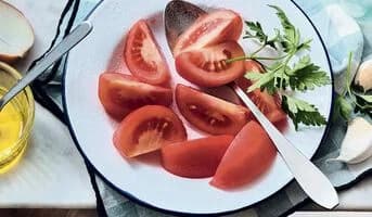Tomates en quartiers pelées sans résidus de pesticides
