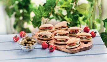 8 Paninis apéritifs, pesto, tomate, mozzarella