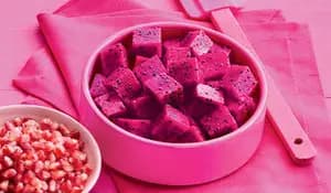 Pink pitaya, fruit du dragon rose en cubes