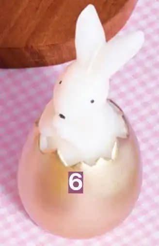 BOUGIE FANTAISIE LAPIN DANS ŒUF DORÉ