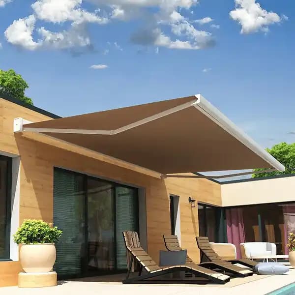 Store banne coffre SOA 5,00x3,50 M (Motorisé Secours à Télécommande + LED - Blanc - Taupe)