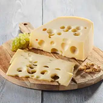 Emmental de Savoie I.G.P. La Pointe Percée