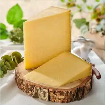 Cantal Entre-Deux A.O.P. FILIÈRE QUALITÉ CARREFOUR