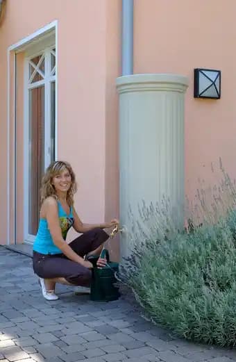 Récupérateur d'eau colonne romaine 330 L